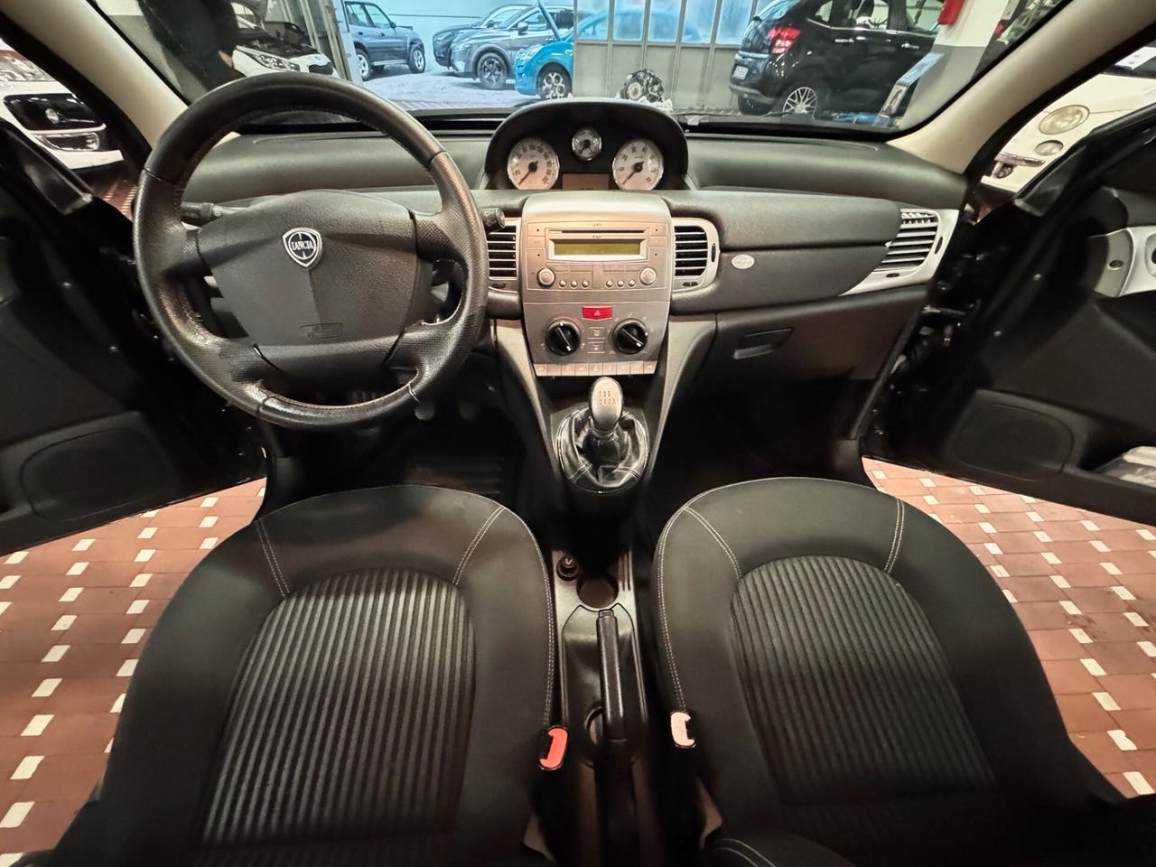 Lancia Ypsilon 1.4 16V MomoDesign - NEOPATENTATI