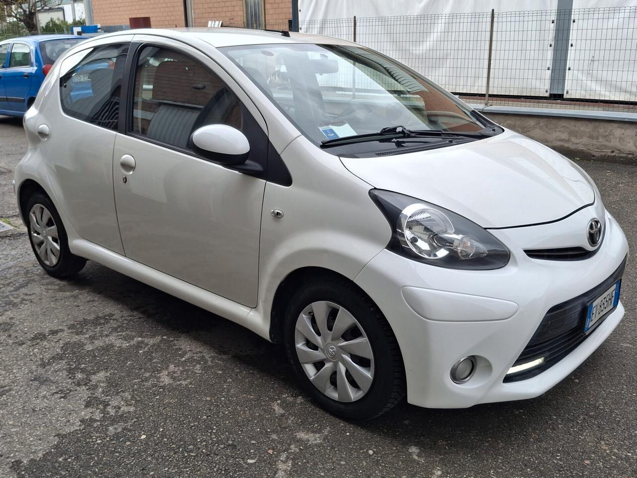 Toyota Aygo 1.0 12V VVT-i 5 porte Cool Soda Connect