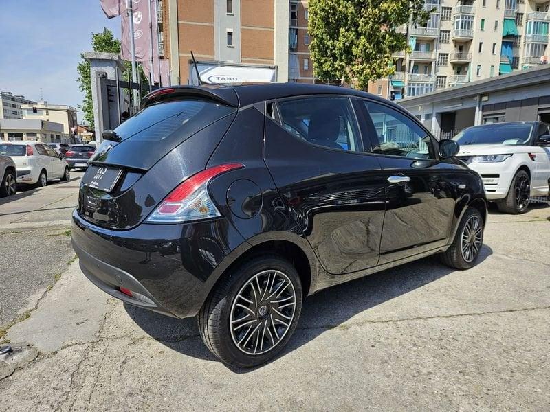 Lancia Ypsilon 1.0 FireFly 70cv Hybrid