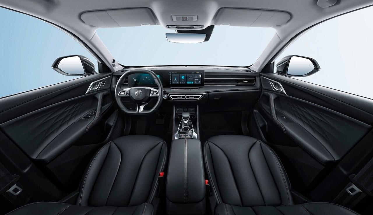 Mg HS PHEV lux , nuova da configurare !