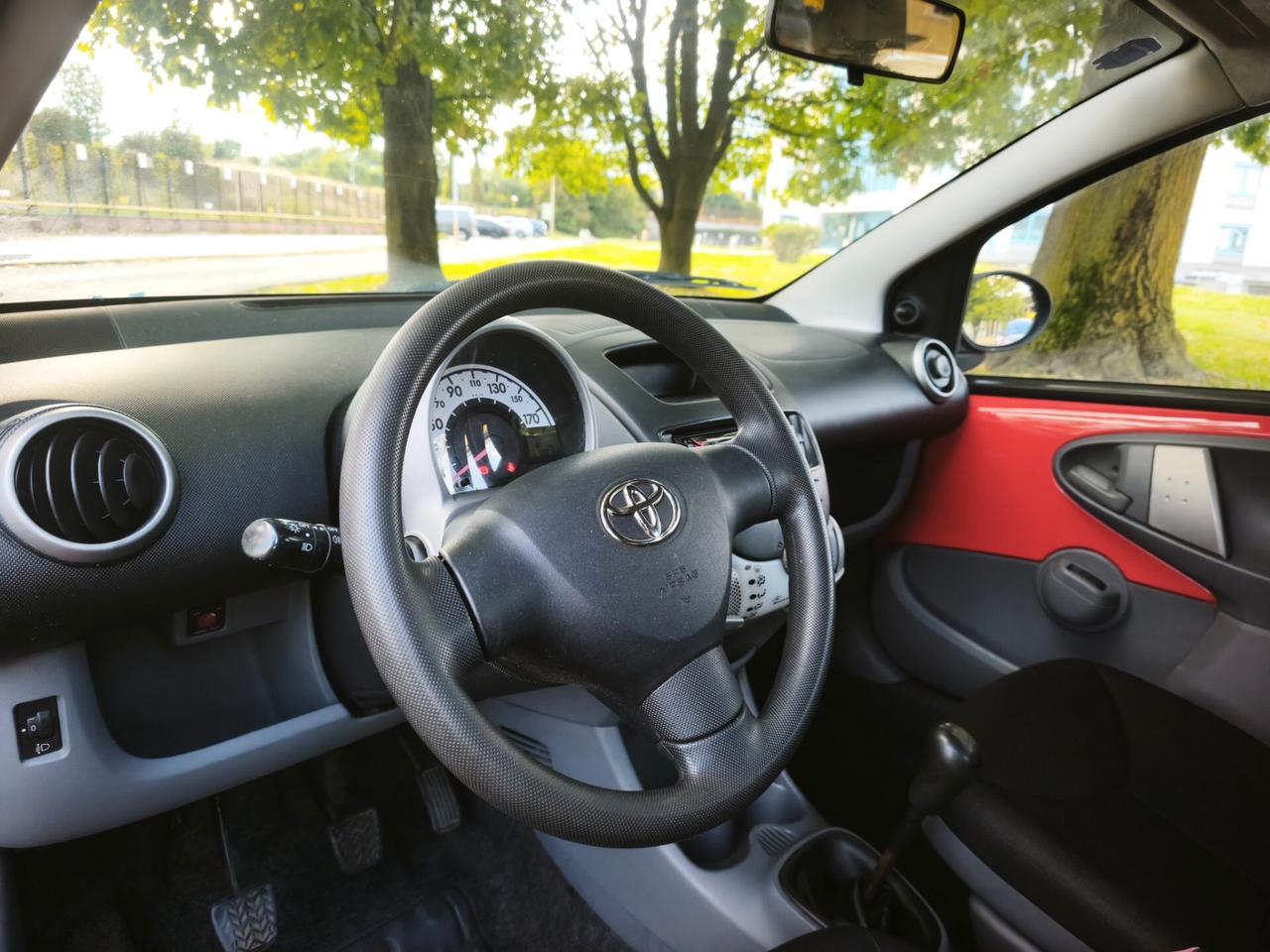 Toyota Aygo 1.0 12V VVT-i 3 porte Sol Connect Red Edition