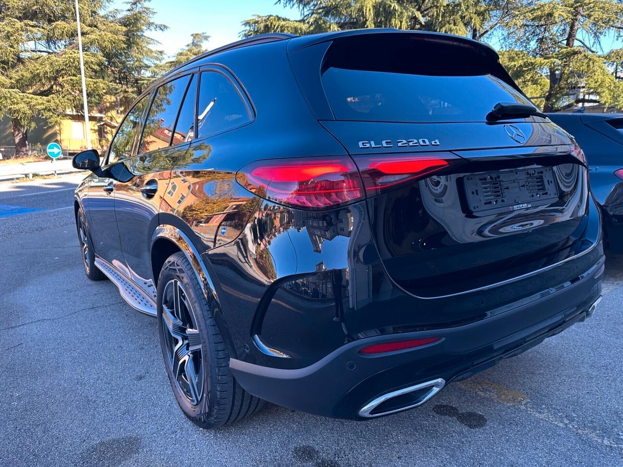 Mercedes-benz GLC 220 d 4M. AMG Premium_PANORAMA_FARI DIGITAL LED_ CAMERA 360_HEAD-UP_BLACK