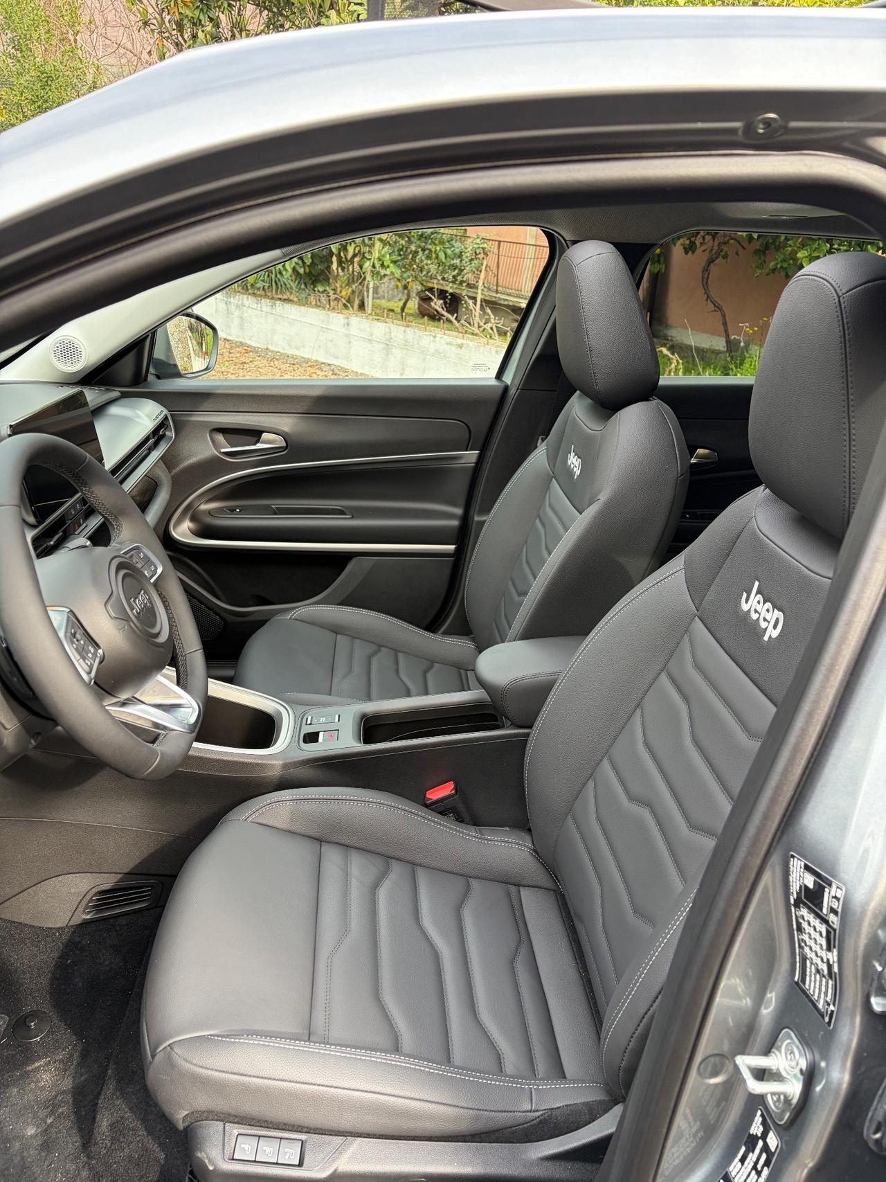 Jeep Avenger 1.2 Turbo 100 CV MHEV Summit