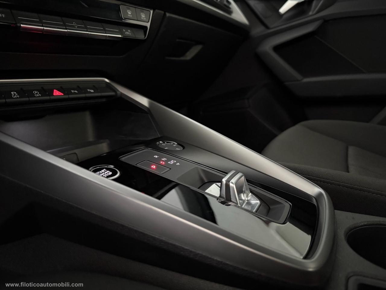 AUDI A3 Sedan 30 TDI S tronic Business COCKPIT - NAVI - RUOTINO