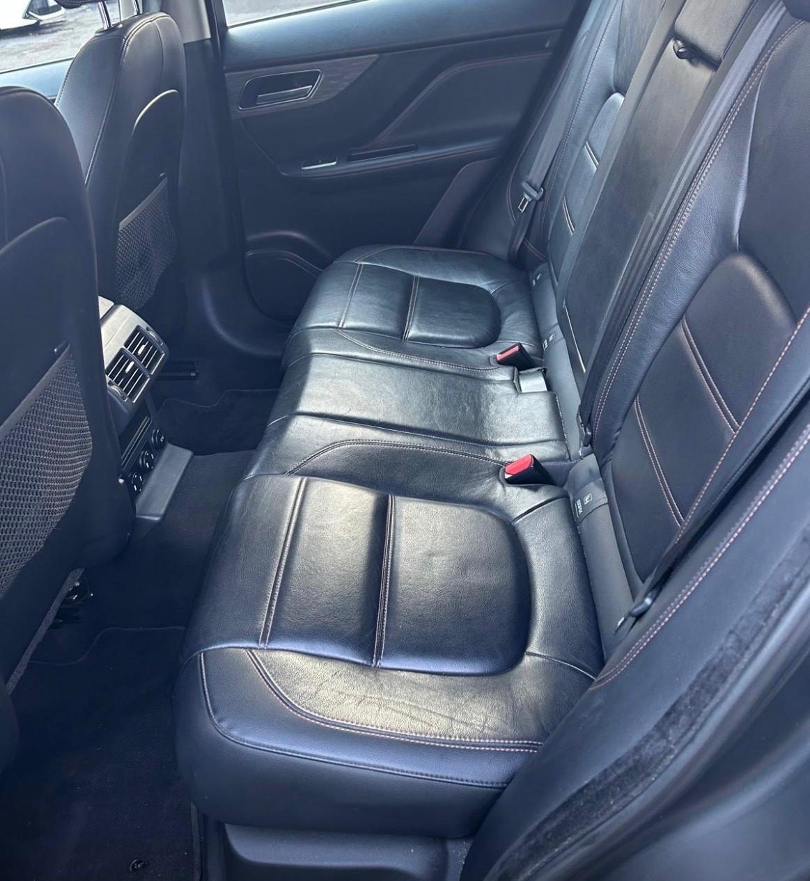 Jaguar F-Pace 2.0 D 180 CV AWD Prestige