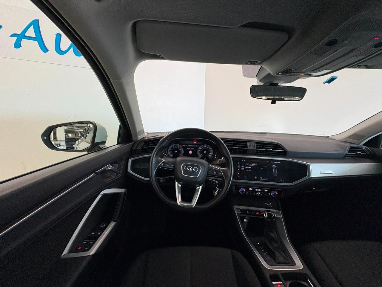 Audi Q3 35 1.5 tfsi mhev s-tronic