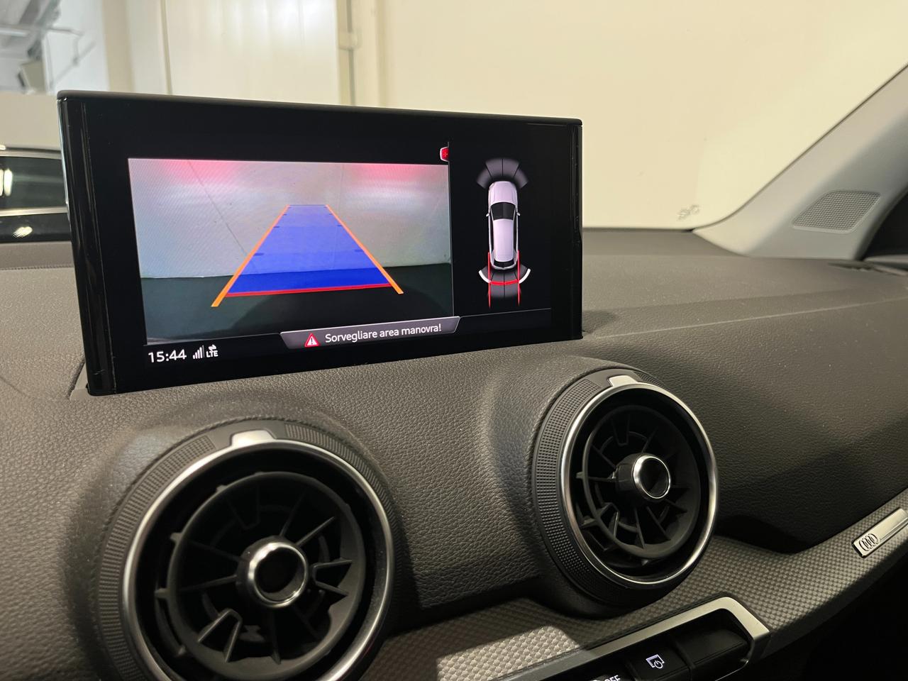 AUDI Q2 30 TDI S-TRONIC BUSINESS