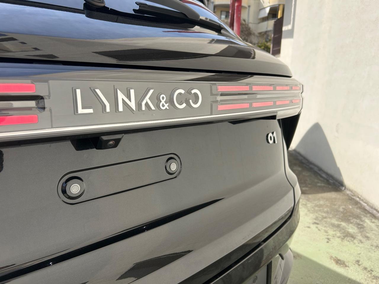 Lynk&co 01 PHEV More