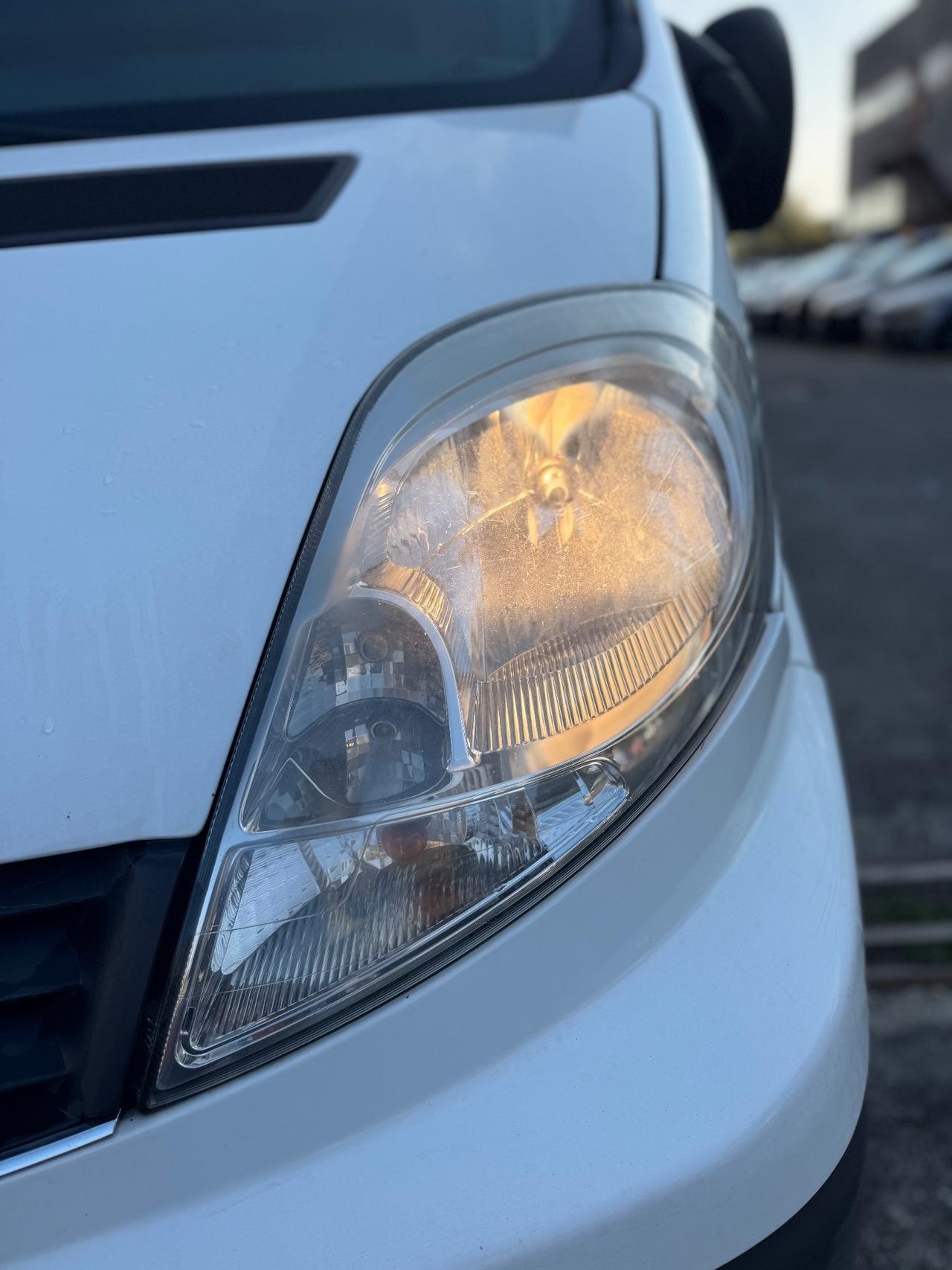 Renault Trafic T29 2.0 dCi/115 PL-TN Furgone Generique