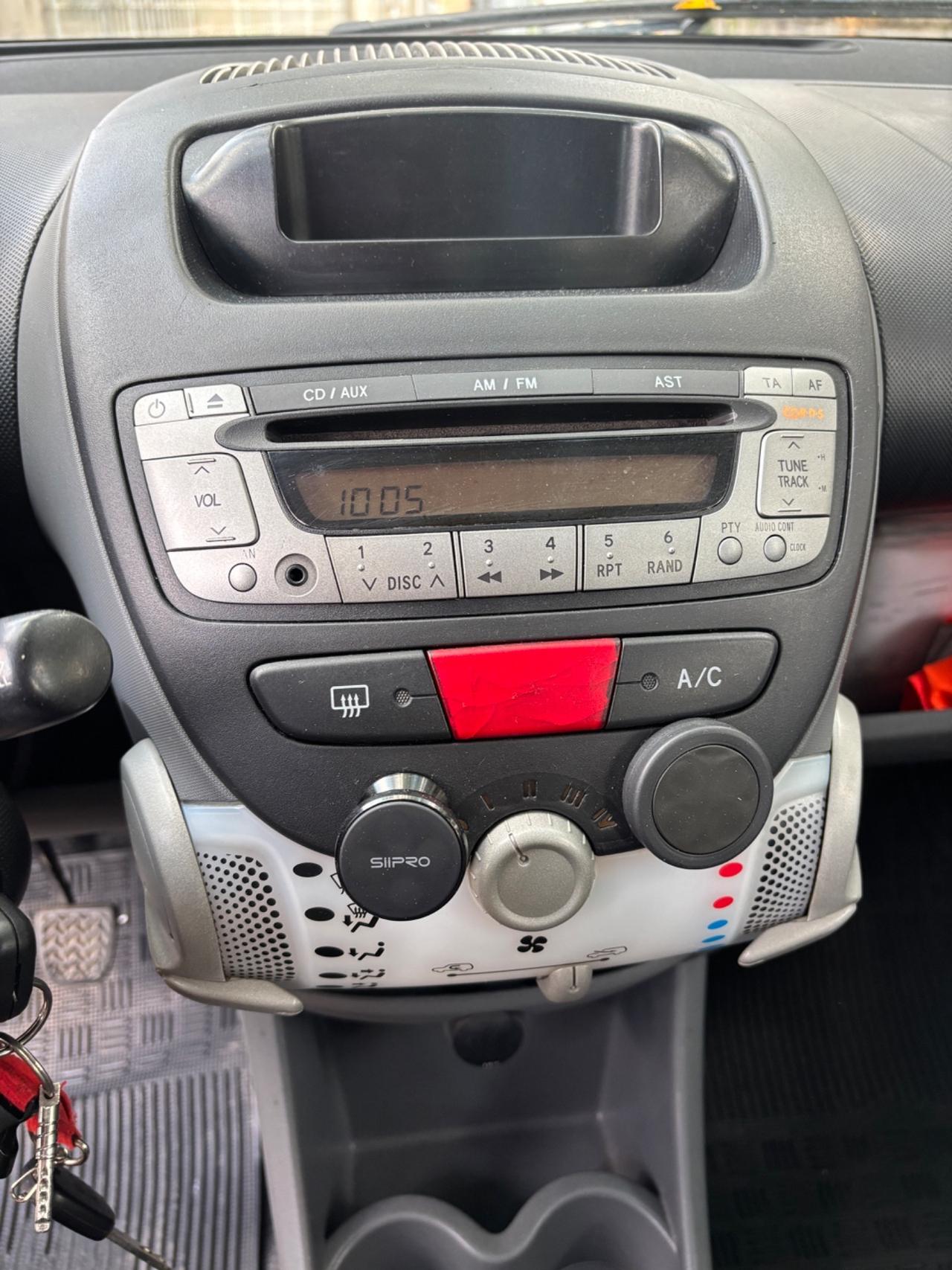 Peugeot 107 1.0 68CV 5p. Sweet Years