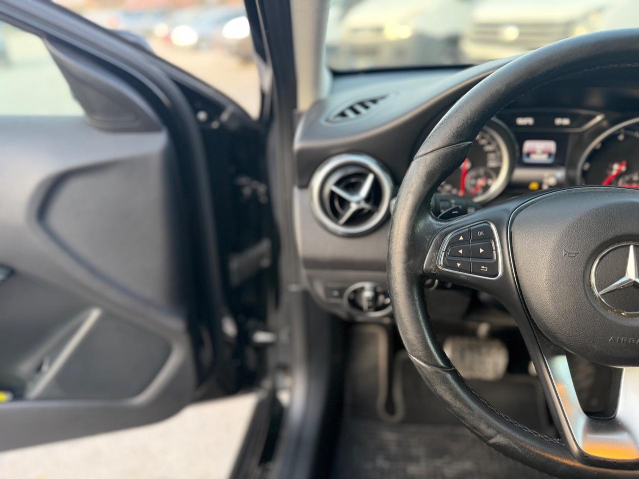 Mercedes-benz GLA 200 d Automatic Sport