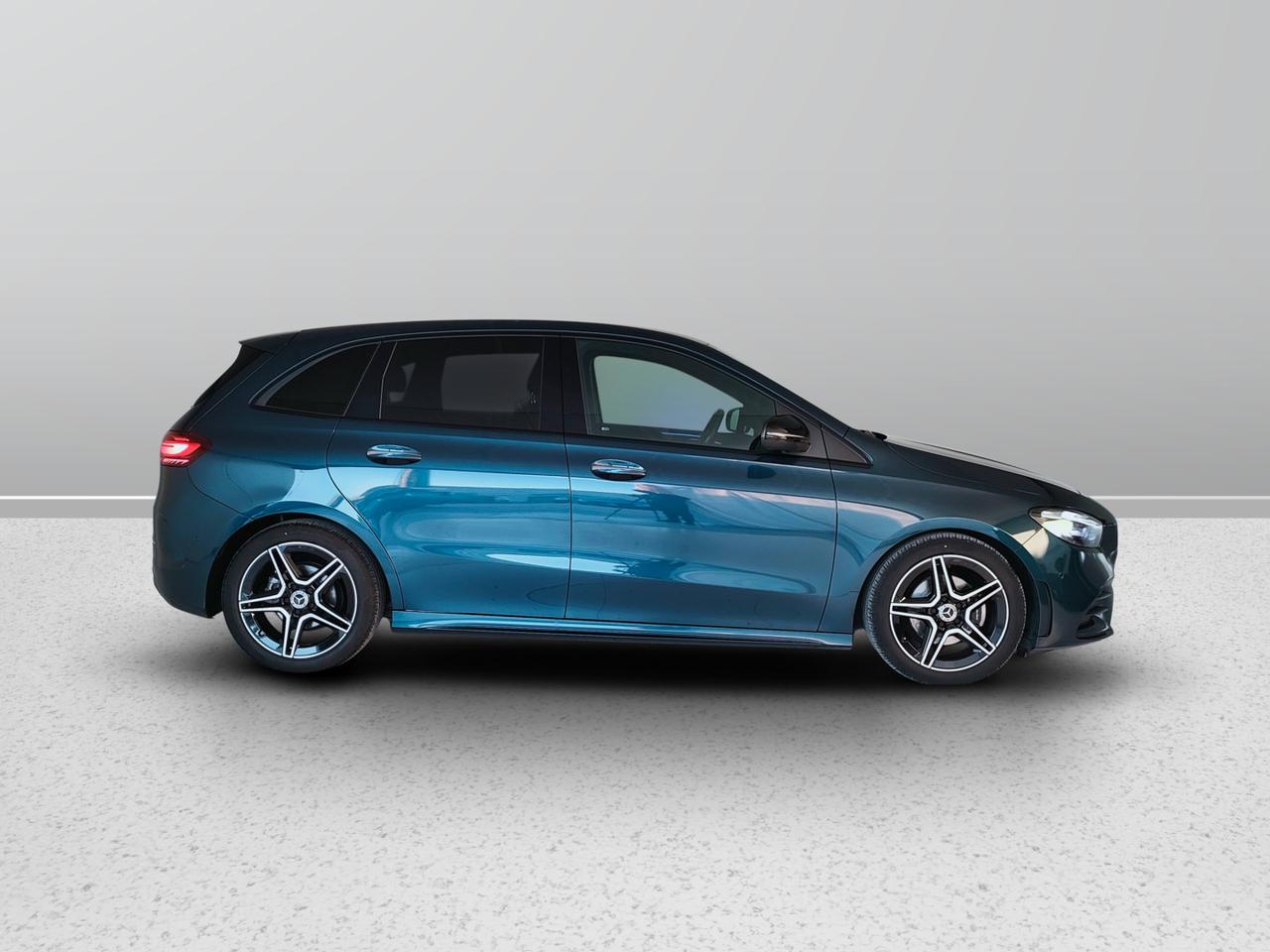 Mercedes-Benz Classe B - W247 2023 - B 180 d AMG Line Advanced Plus auto