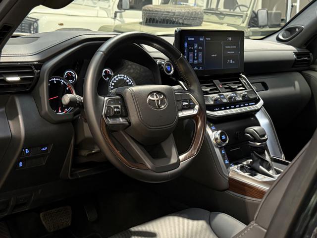 TOYOTA Land Cruiser 300 70th Anniversary 3.5 v6 BI-TURBO