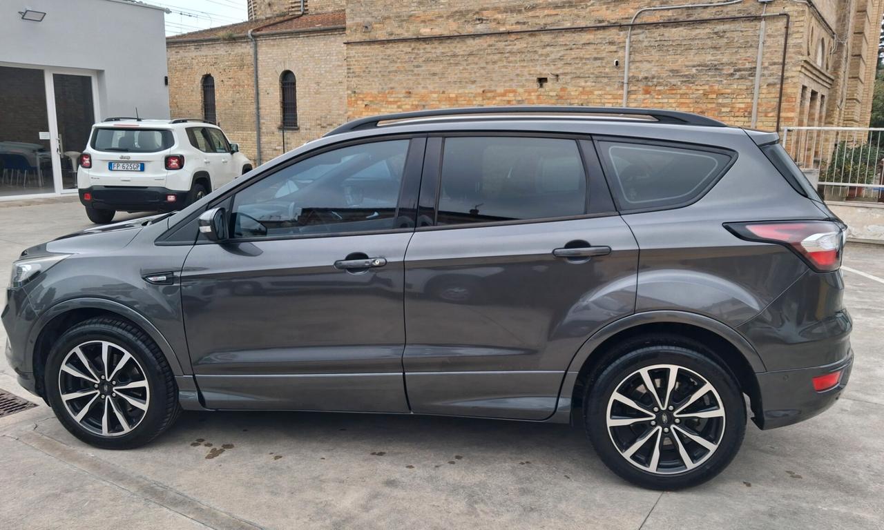 Ford Kuga 2.0 TDCI 120 ST-Line