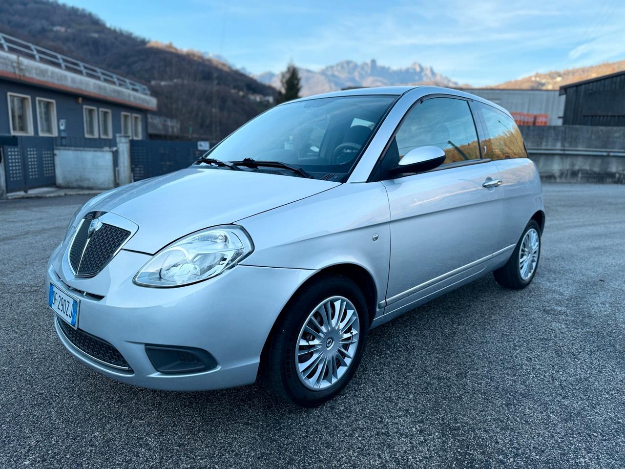 Lancia Ypsilon 1.2 8V Argento 60cv