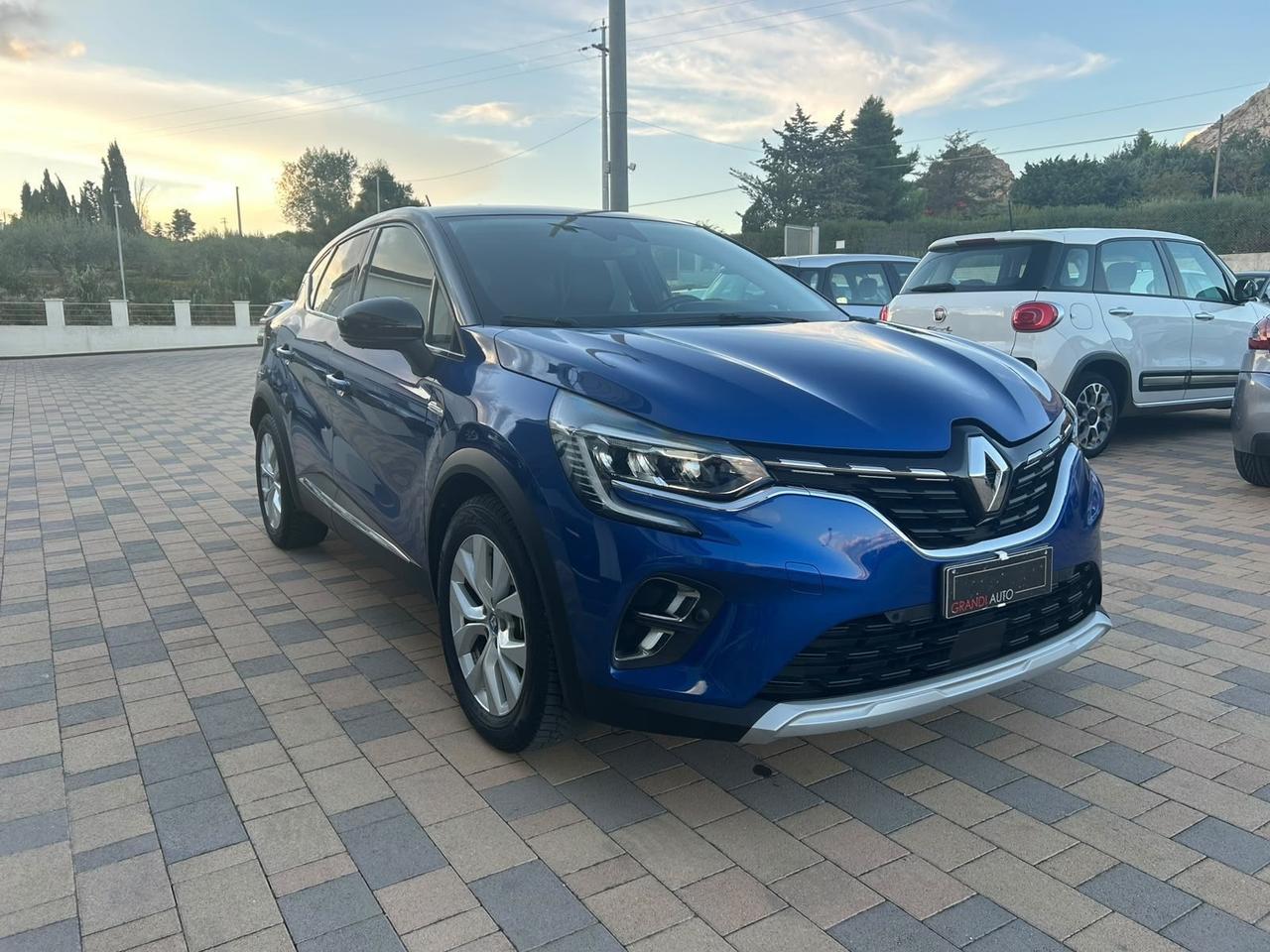 Renault Captur Plug-in Hybrid E-Tech 160 CV Initiale Paris