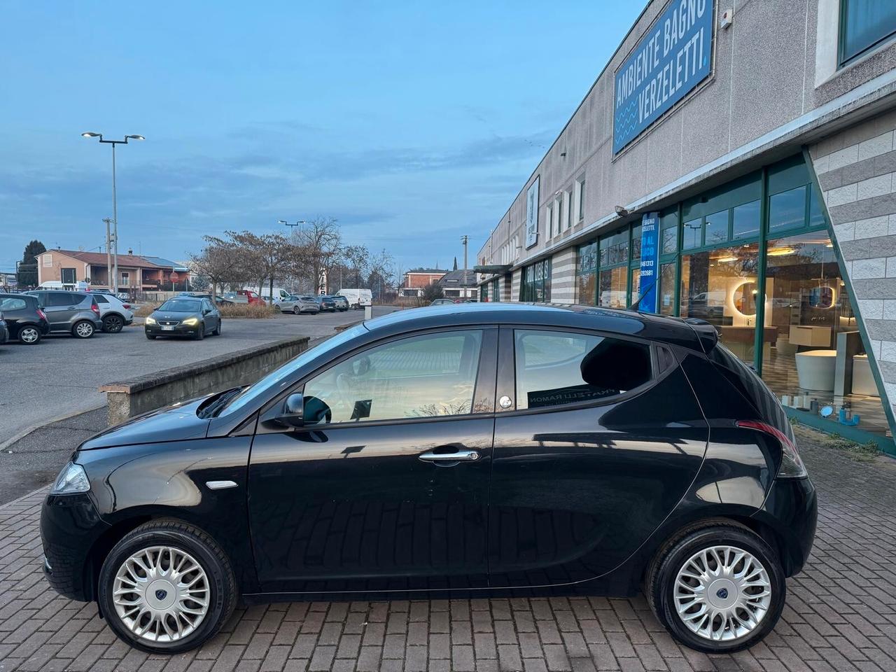 Lancia Ypsilon 1.2 69 CV 5 porte GPL Ecochic Gold