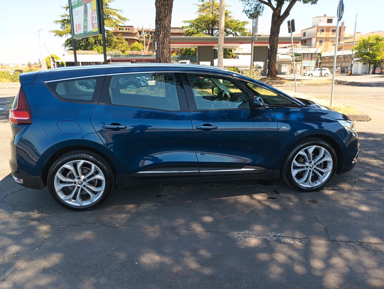 Renault Grand Scenic dCi 7 POSTI
