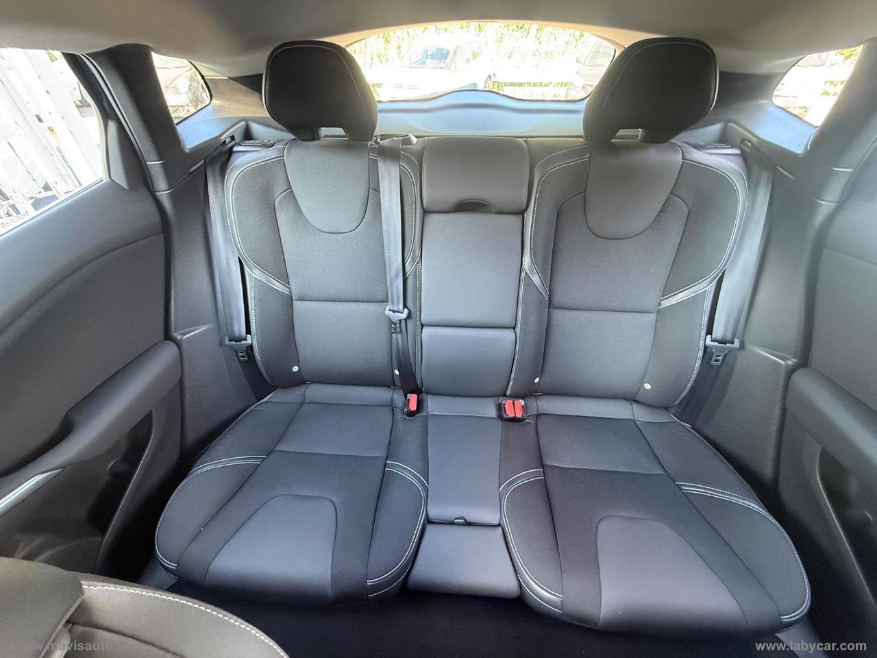 VOLVO V40 D2 1.6 Momentum