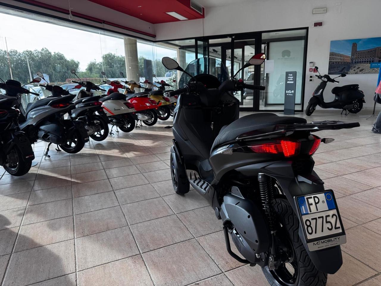 PIAGGIO MP3 310 HPE TRICICLO AZIENDALE
