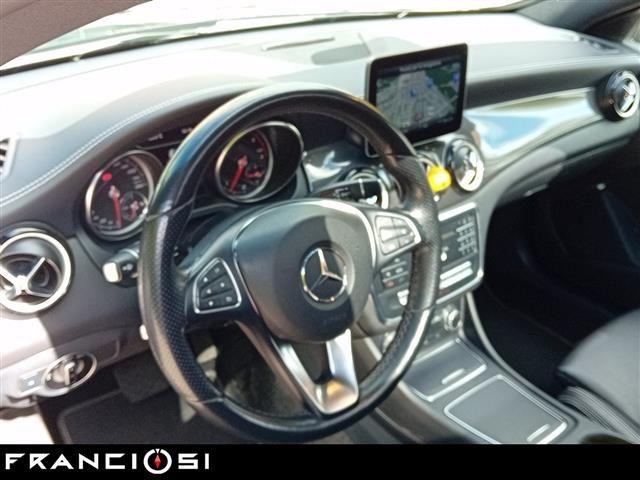 MERCEDES-BENZ CLA Shooting Brake 200 D Night edition 4Matic 7G D