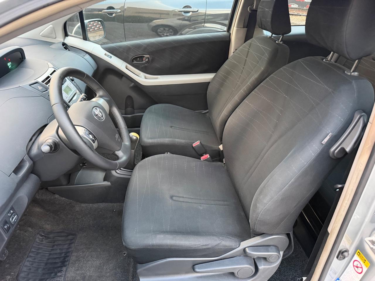 Toyota Yaris 1.0 3 porte Sol