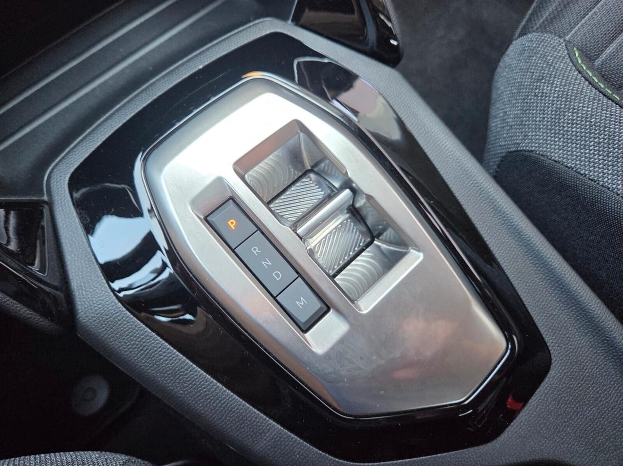 Peugeot 2008 Hybrid 136 e-DCS6 Style