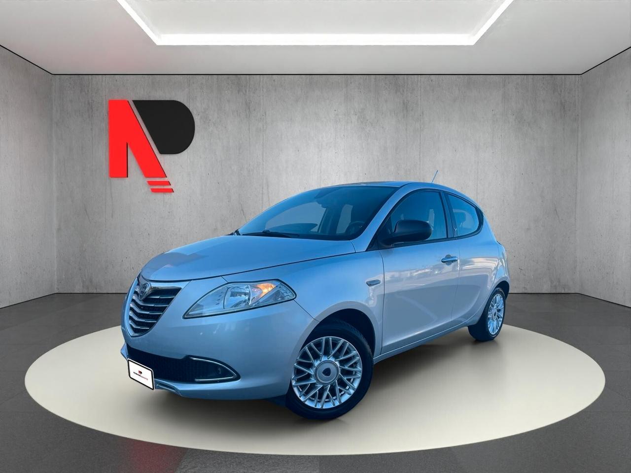 Lancia Ypsilon 1.2 69 CV 5 porte S&S Silver