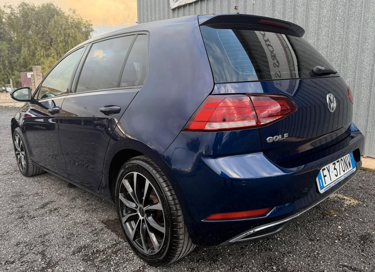 Volkswagen Golf 7.5 DSG7 150CV