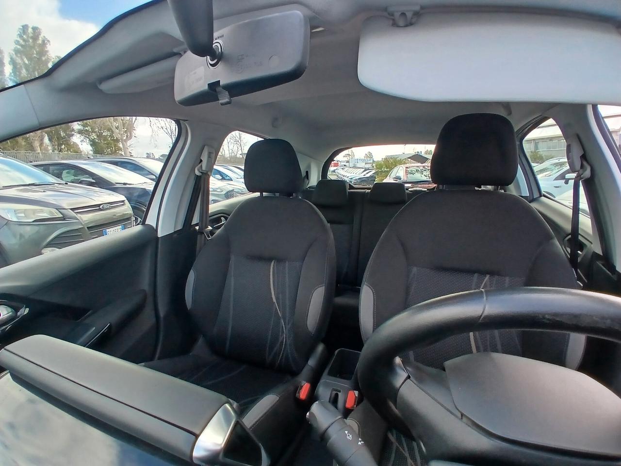 Peugeot 208 1.4 HDi 68 CV 5 porte Allure