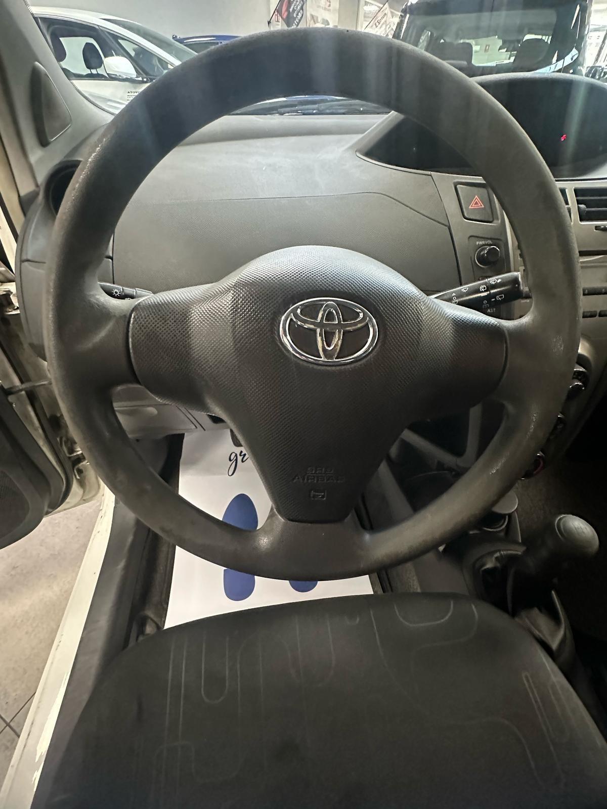 Toyota Yaris 1.0 3 porte Sol 69CV Ok Neopatentati