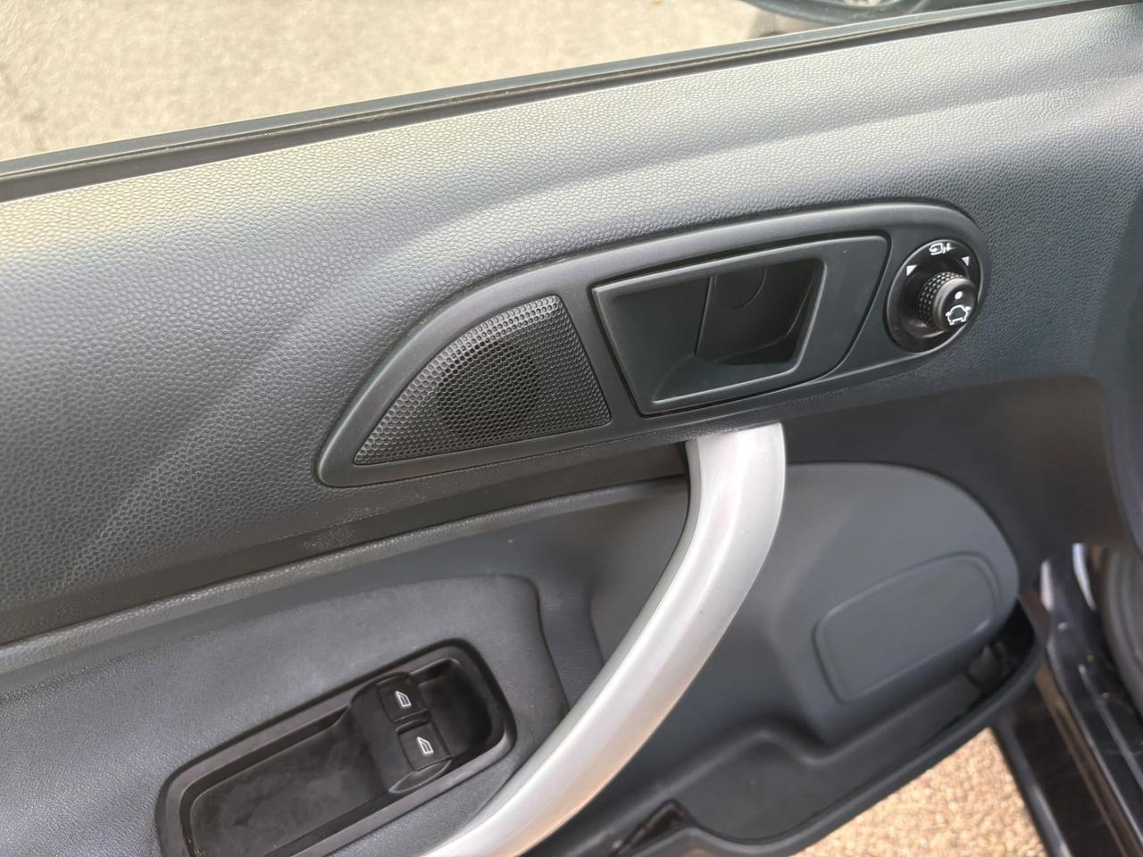 Ford Fiesta 1.2 3 porte Titanium 2010