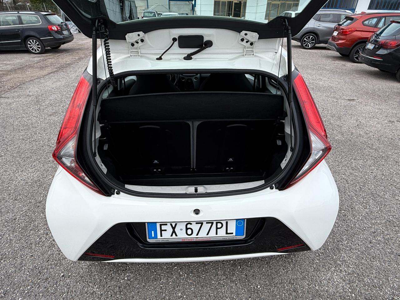 Toyota Aygo 1.0 VVT-i 72 CV 5 porte x-business