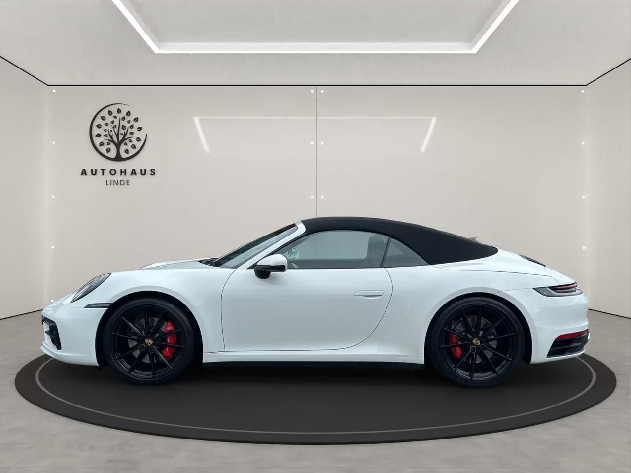 Porsche 992 911 Carrera 4S Cabriolet