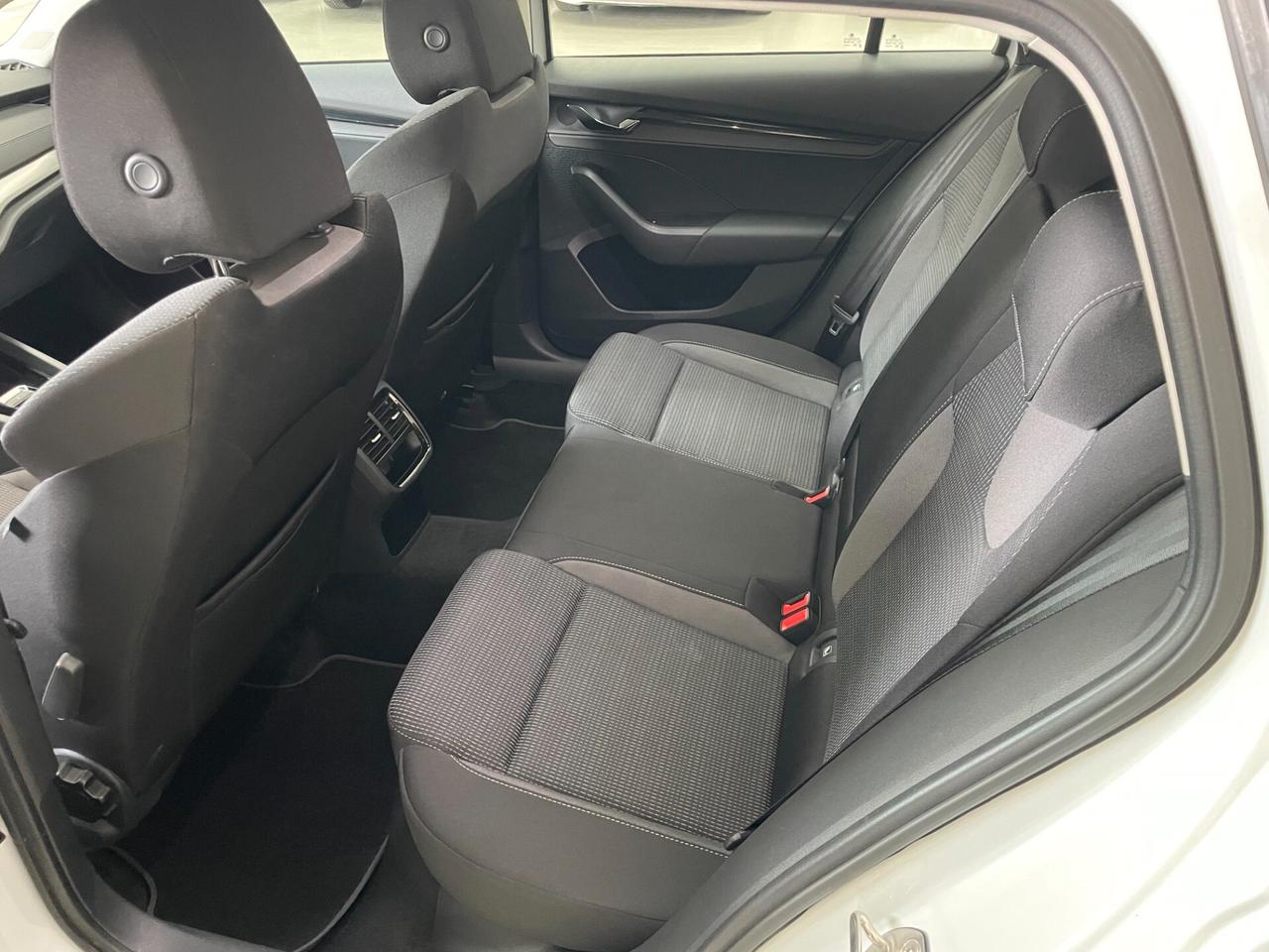 Skoda Octavia 2.0 TDI 116CV EVO DSG Wagon Executive