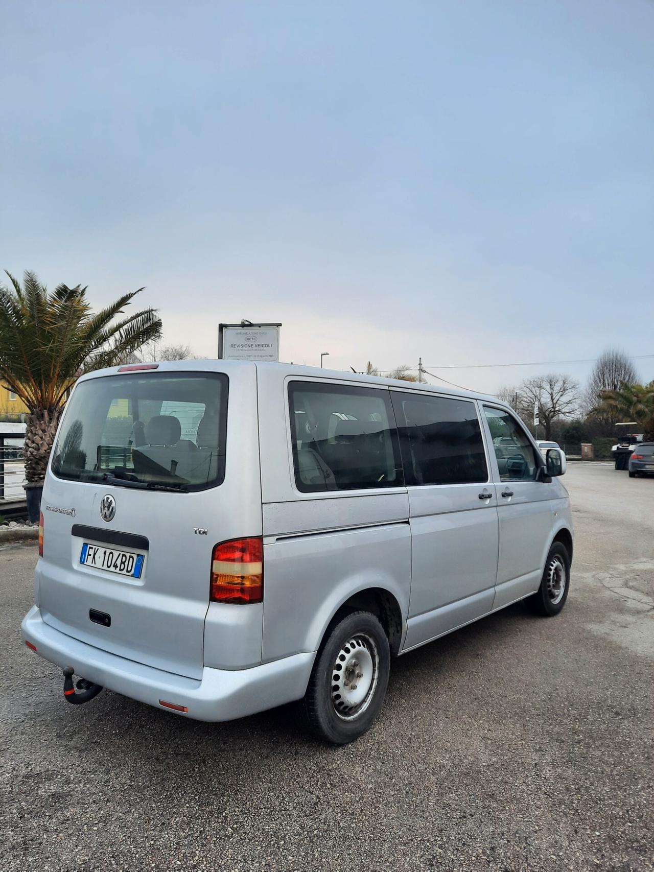 Volkswagen Transporter 9 POSTI California 1.9 TDI Comfortline