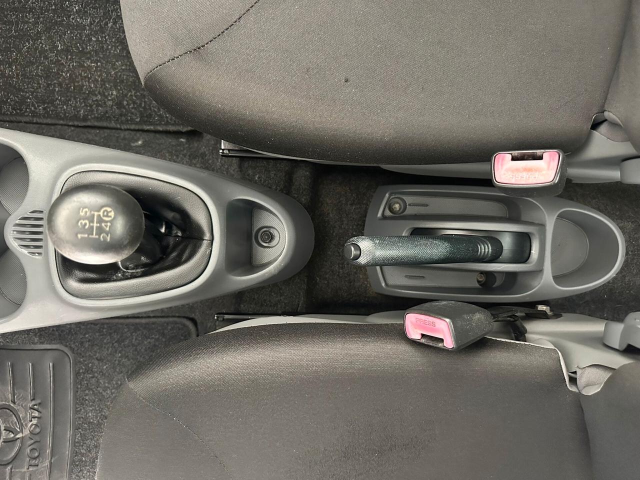 Toyota Aygo 1.0 12V VVT-i 5 porte Sol