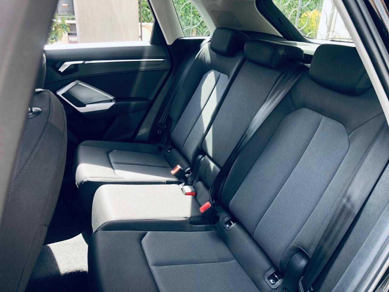 Audi Q3 35 TDI S tronic Business plus