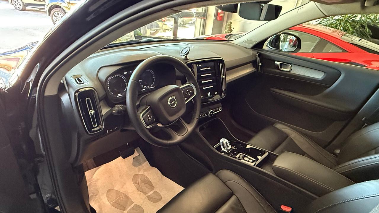 Volvo XC40 T5 Recharge Plug-in Hybrid TETTO APRIBILE