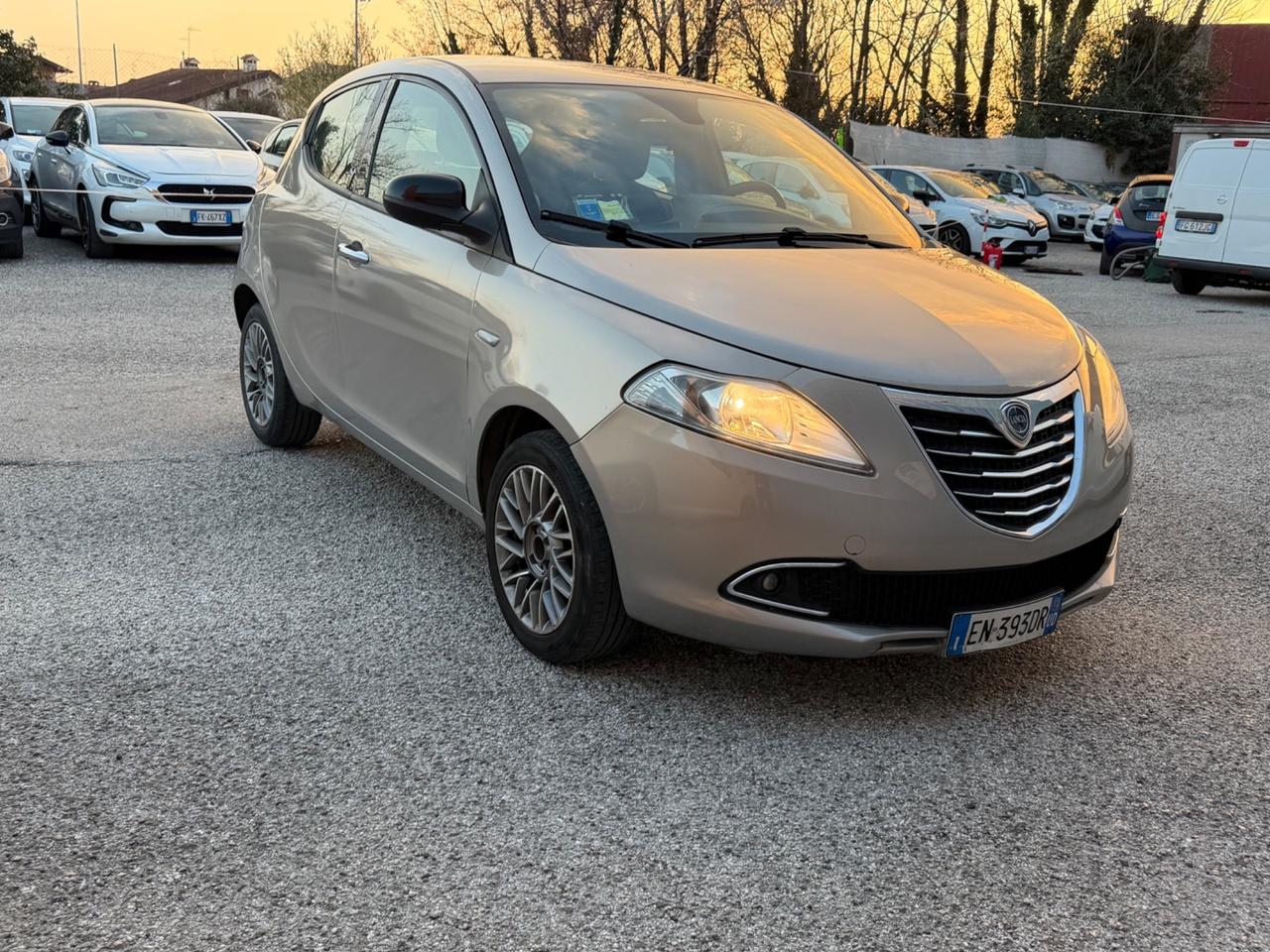 Lancia Ypsilon 1.2 69 CV Unyca