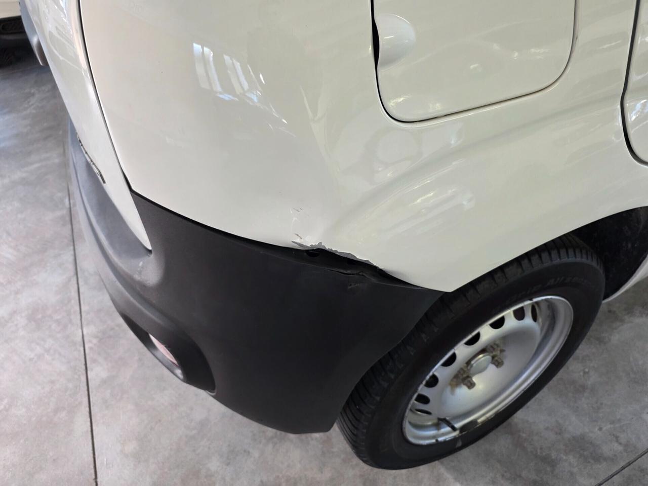 Fiat Panda 1.0 Hybrid Van 2 posti autocarro n1