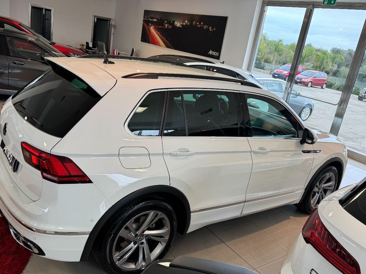 VOLKSWAGEN Tiguan 2.0 TDI DSG R-Line Luci Ambient