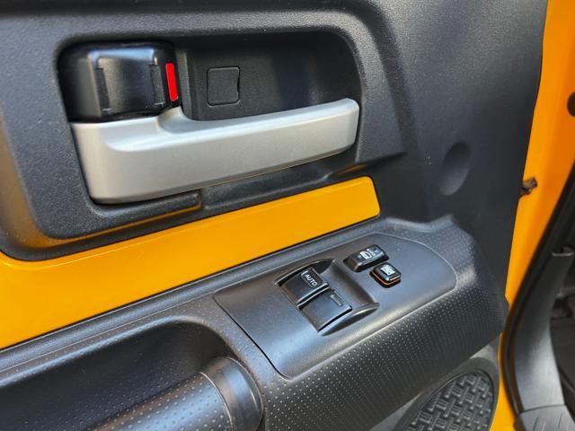 TOYOTA Land Cruiser FJ