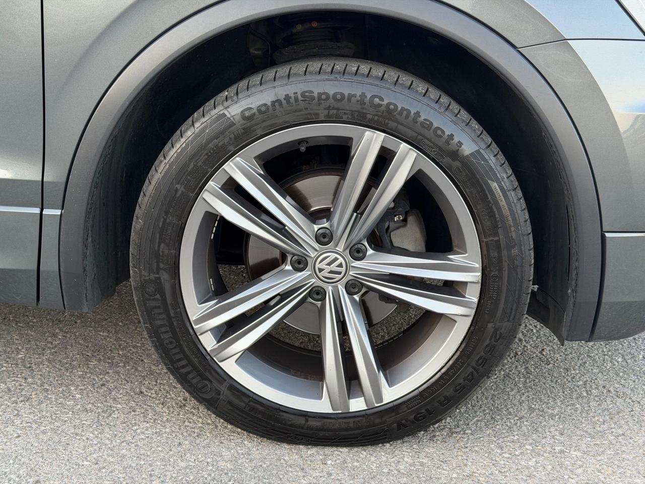 Volkswagen Tiguan 2.0 TDI 150cv DSG 4MOTION R-Line