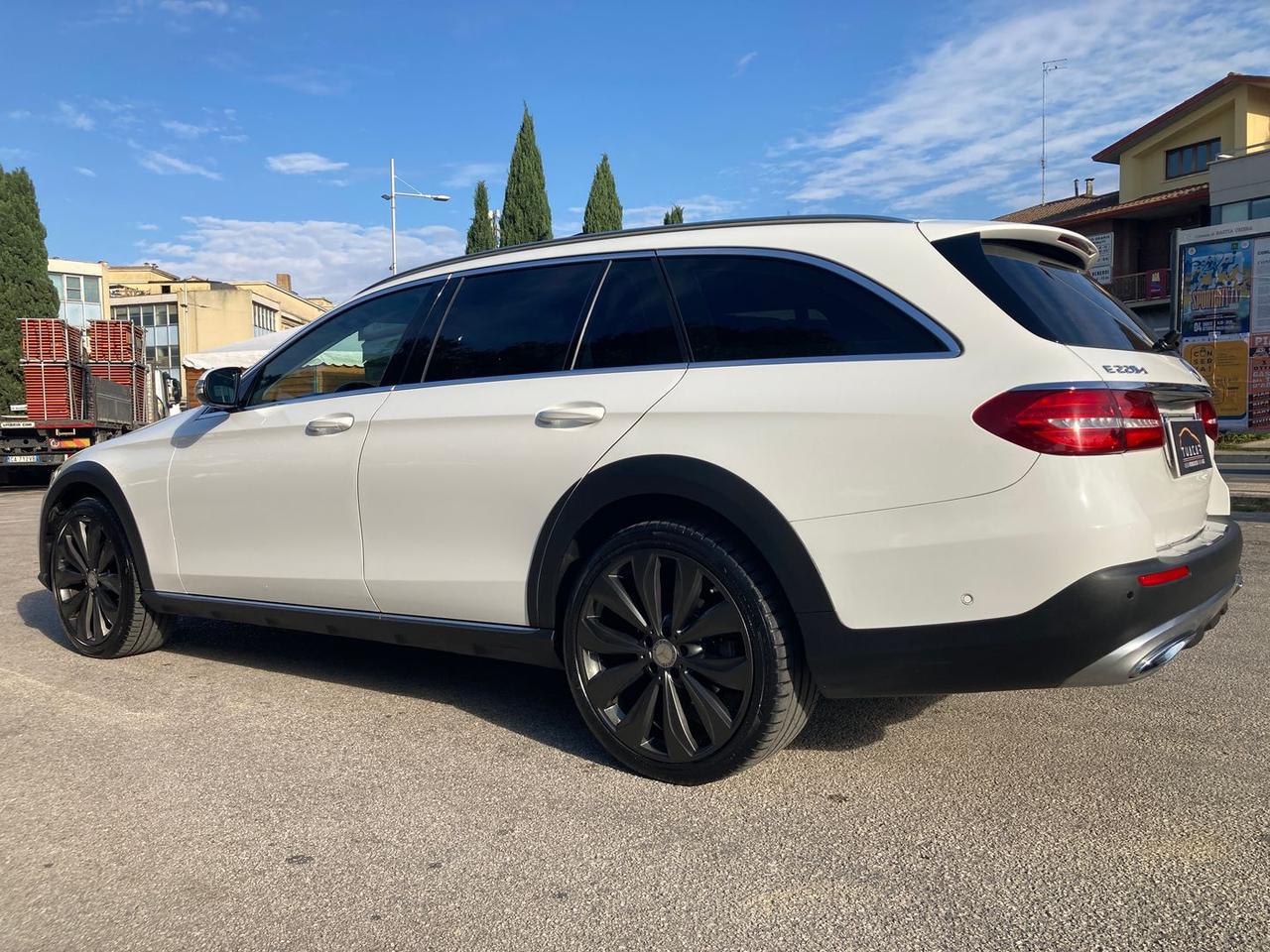 Mercedes-Benz E 220 E-Class E #6086