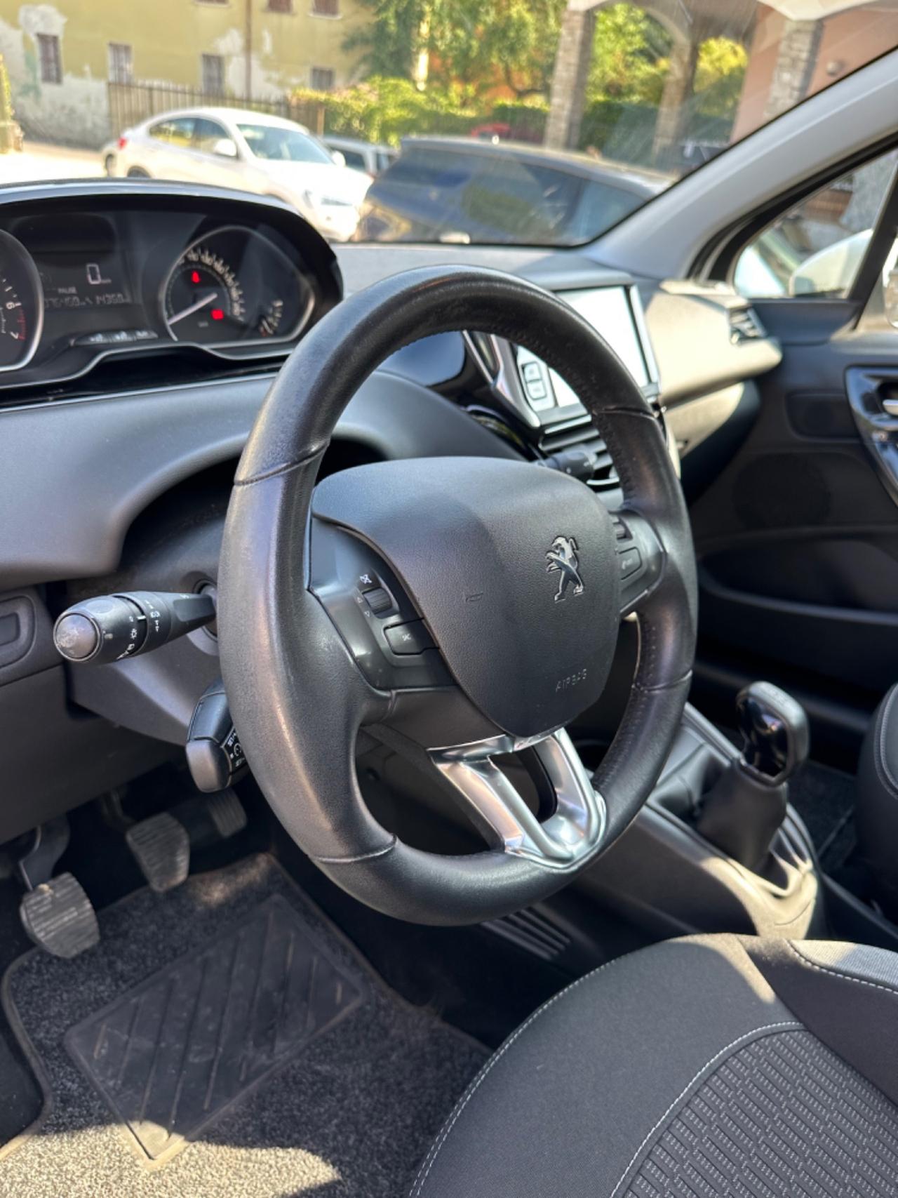 Peugeot 208 82 5P ALLURE NEOPAT KMCERT UNICOPR
