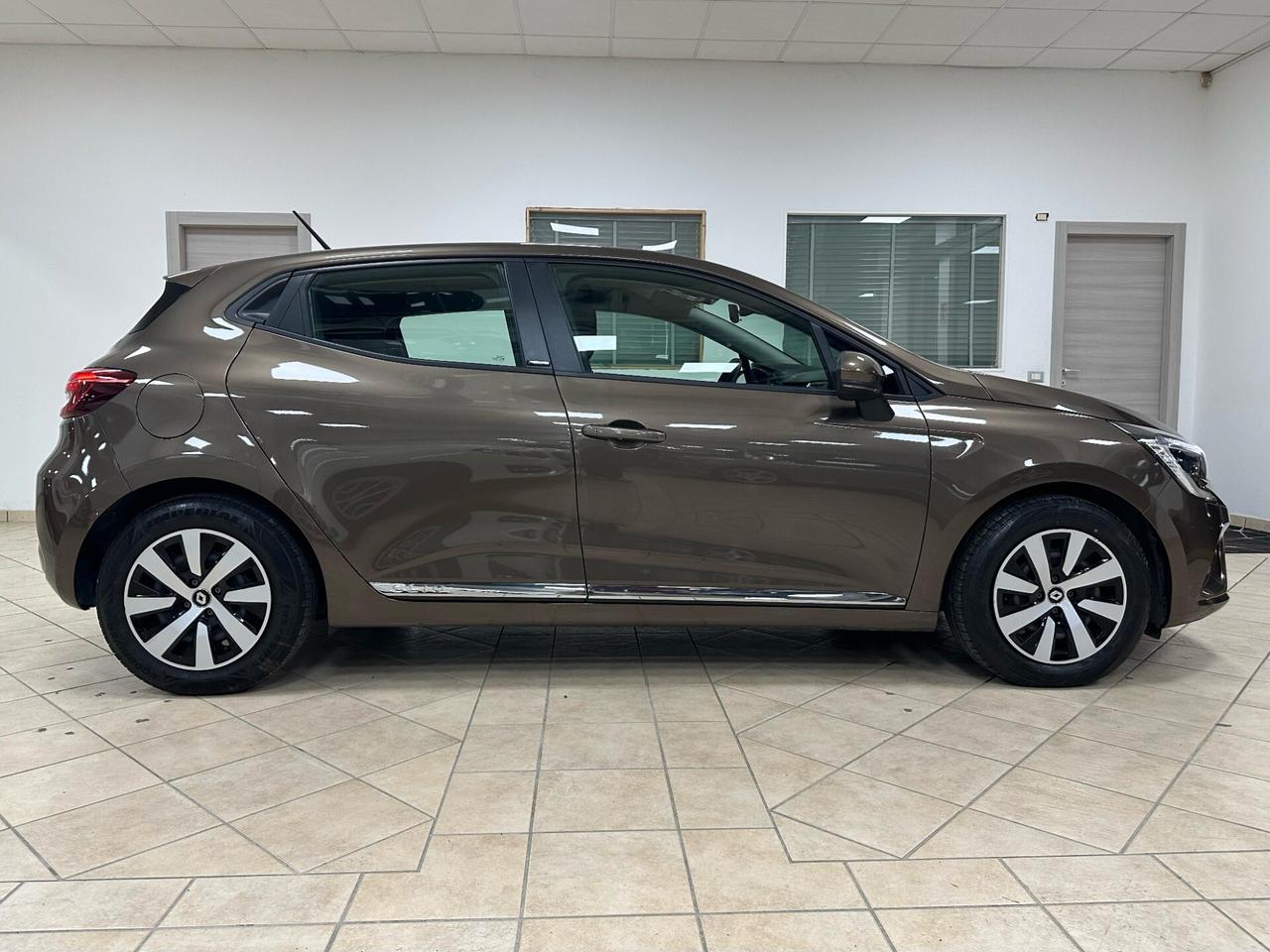 Renault Clio Hybrid E-Tech 140 CV 5 porte Initiale Paris