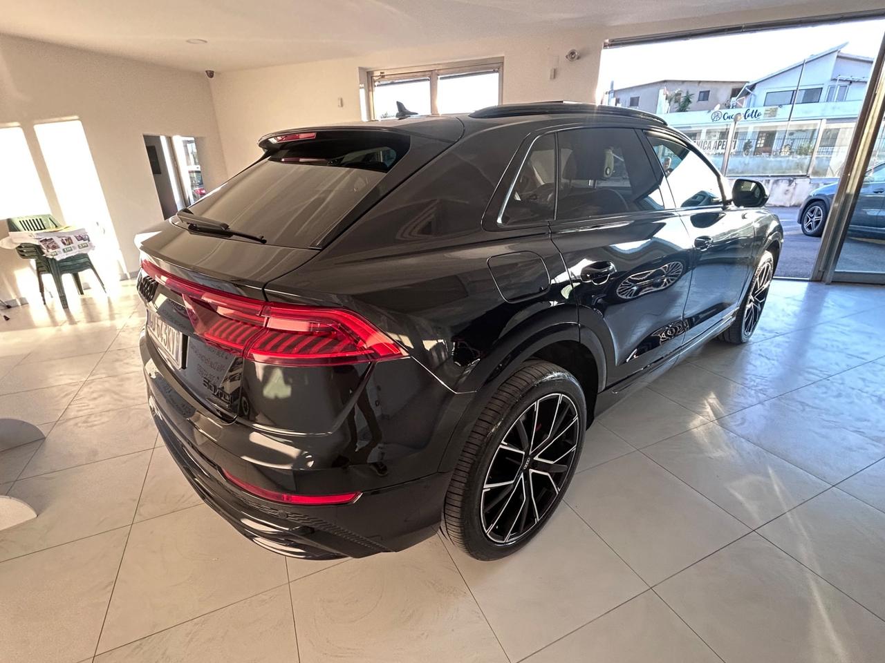 Audi Q8 50 TDI 286 CV quattro Sport black Edition