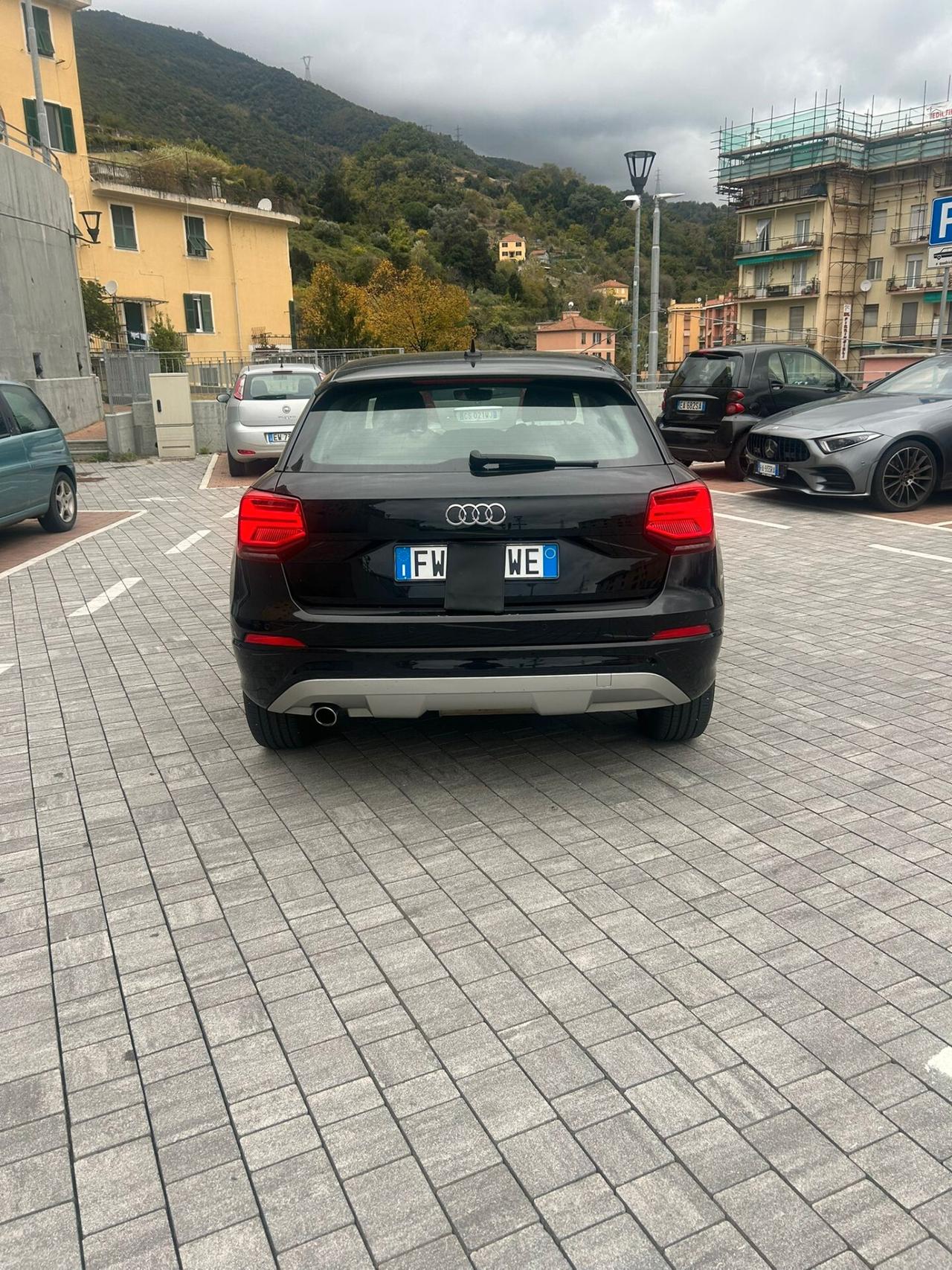 Audi Q2 30 TDI Identity Black