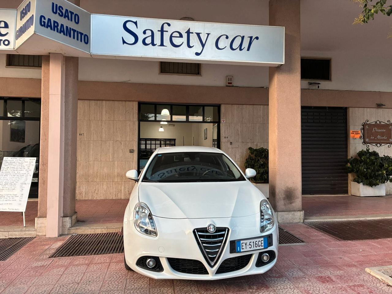 Alfa Romeo Giulietta 1.6 mjet 105CV Full-2014